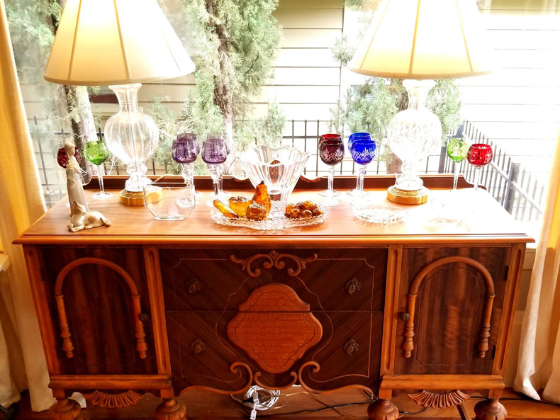 Professional Estate Liquidation San Diego, CA. Image of times for sale at an estate sale in San Diego.