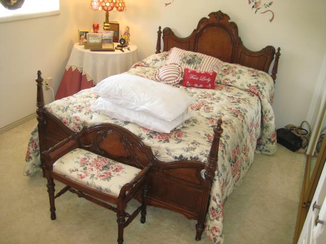 Professional Estate Liquidation San Diego, CA. Image of times for sale at an estate sale in San Diego.